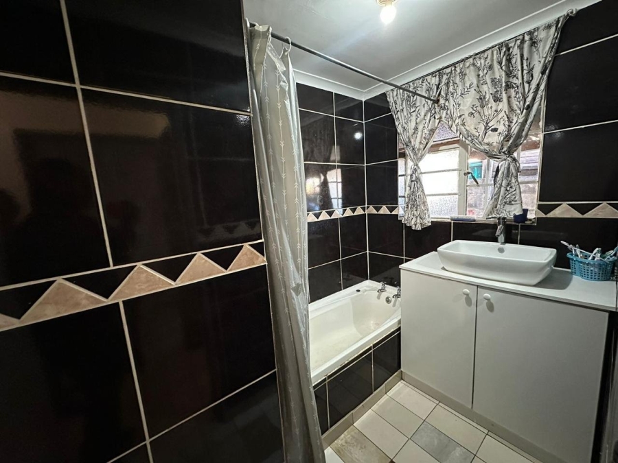 3 Bedroom Property for Sale in Stratford Green Western Cape